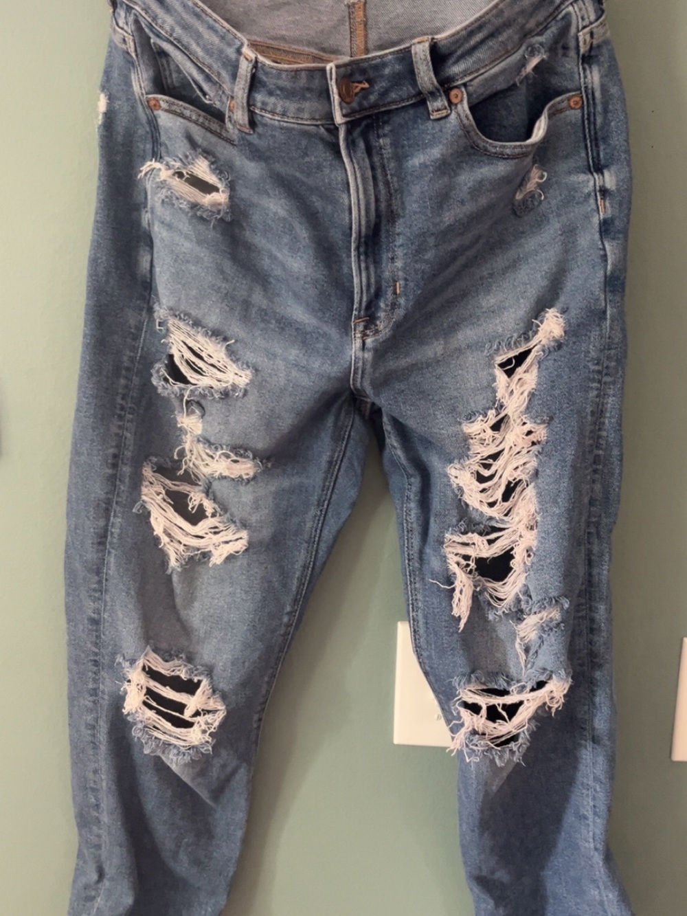 Distressed Light Blue Women’s Ripped Jeans